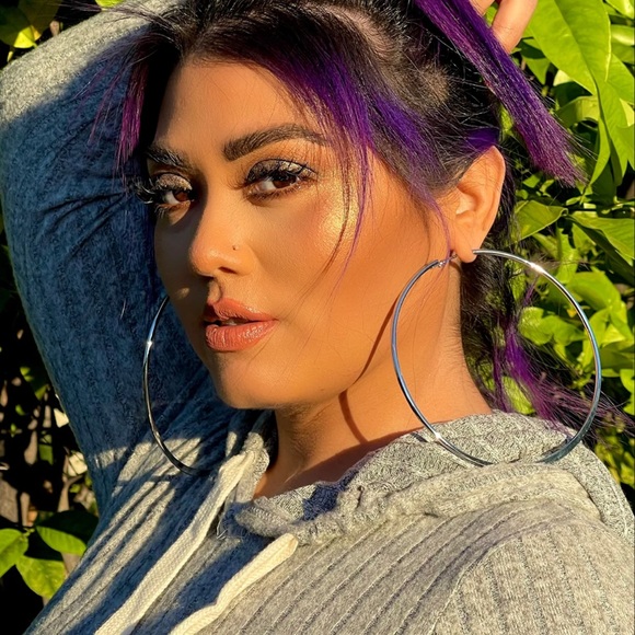 Favorite Pair Hoop Earrings - Picture 3 of 3